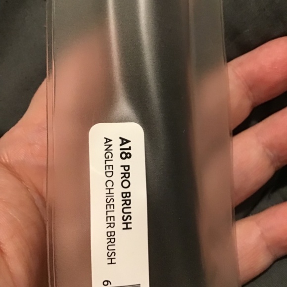 Anastasia Beverly Hills chisel brush bnib - Picture 4 of 5